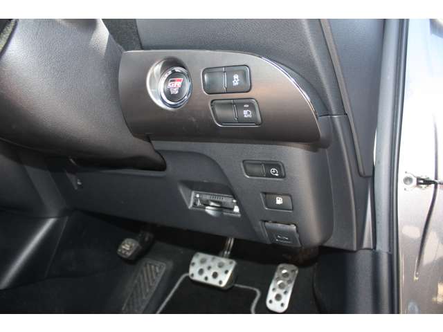 トヨタ プリウスＰＨＶ １．８ Ｓ ＧＲ スポーツ R1年 (関東) 99
