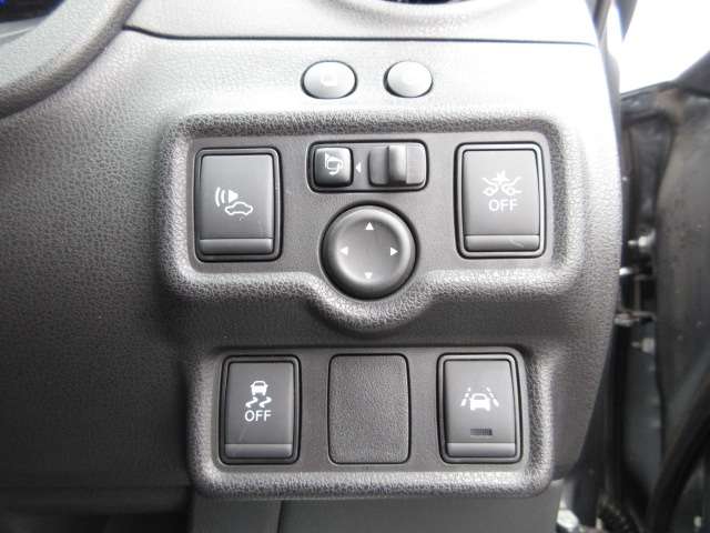 日産 ノート １．２ Ｅ－ＰＯＷＥＲ メダリスト H29年 (関東) 99
