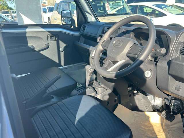 ダイハツ ハイゼットトラック ６６０ ハイルーフ ３方開 ４ＷＤ R7年 (関東) 99
