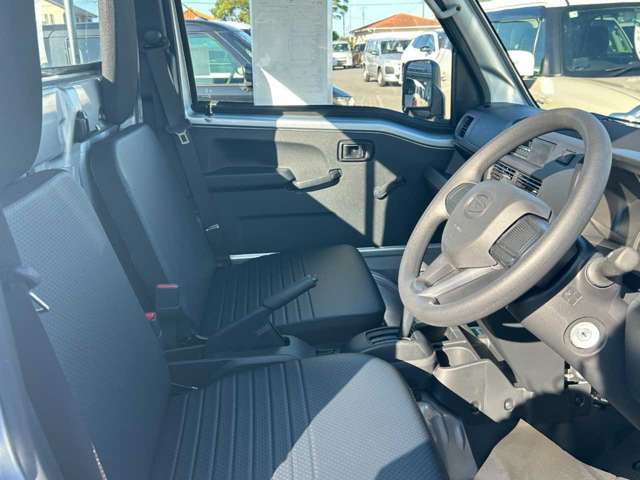 ダイハツ ハイゼットトラック ６６０ ハイルーフ ３方開 ４ＷＤ R7年 (関東) 99