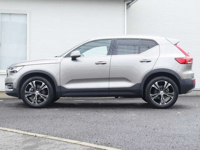 ボルボ ＸＣ４０ Ｂ４ ＡＷＤ インスクリプション ４ＷＤ R3年 (関東) 99