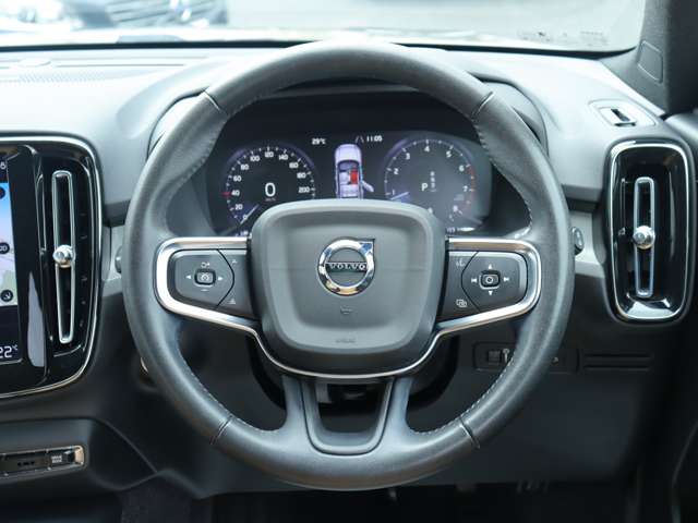 ボルボ ＸＣ４０ Ｂ４ ＡＷＤ インスクリプション ４ＷＤ R3年 (関東) 99