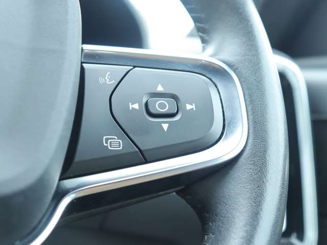 ボルボ ＸＣ４０ Ｂ４ ＡＷＤ インスクリプション ４ＷＤ R3年 (関東) 99