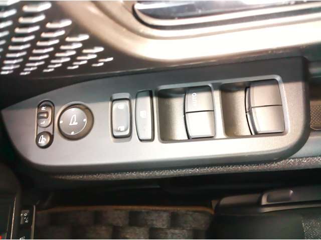 ホンダ Ｎ　ＢＯＸ カスタム ６６０ R6年 (関東) 99