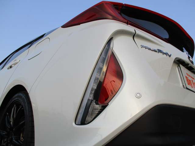トヨタ プリウスＰＨＶ １．８ Ｓ ナビパッケージ H29年 (関東) 99