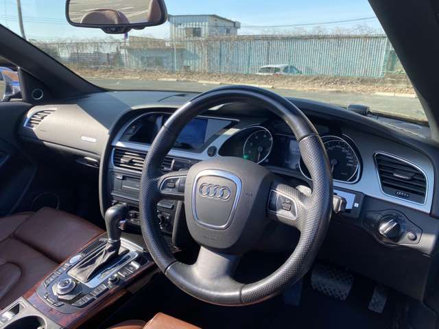 アウディ Ａ５　カブリオレ ３．２ ＦＳＩ クワトロ ４ＷＤ H22年 (九州・沖縄) 99