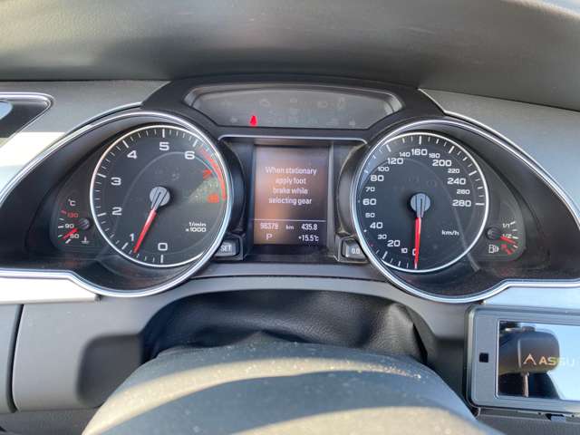 アウディ Ａ５　カブリオレ ３．２ ＦＳＩ クワトロ ４ＷＤ H22年 (九州・沖縄) 99