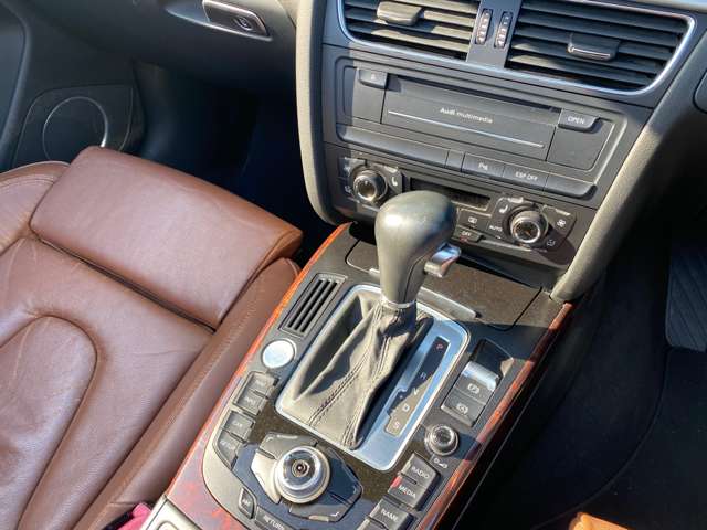 アウディ Ａ５　カブリオレ ３．２ ＦＳＩ クワトロ ４ＷＤ H22年 (九州・沖縄) 99