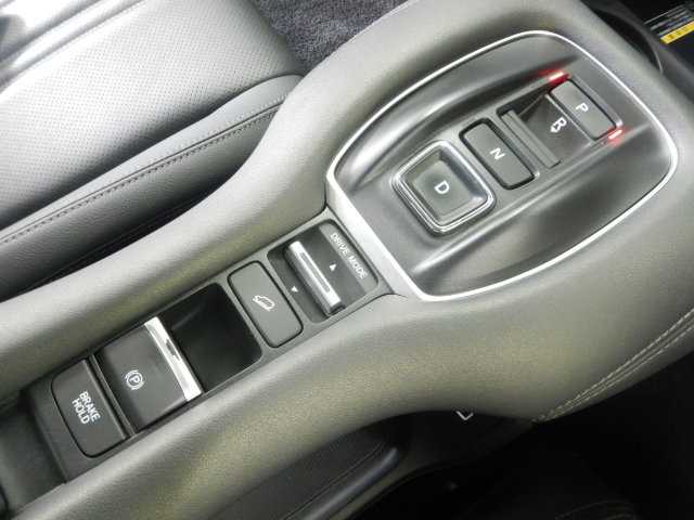 ホンダ ＺＲ－Ｖ ２．０ Ｅ：ＨＥＶ Ｚ R5年 (九州・沖縄) 99