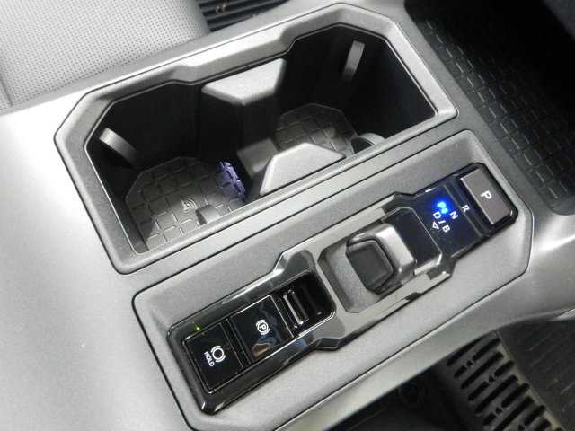 トヨタ ＲＡＶ４ ２．５ Ｚ Ｅ－ＦＯＵＲ ４ＷＤ R8年 (九州・沖縄) 99