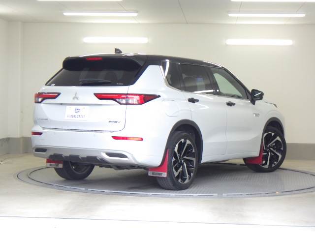 三菱 アウトランダーＰＨＥＶ ＰＨＥＶ ２．４ Ｐ ４ＷＤ R5年 (九州・沖縄) 99