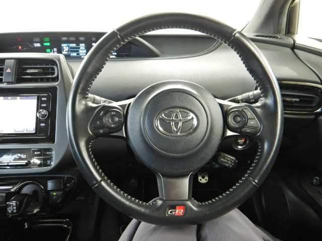 トヨタ プリウスＰＨＶ １．８ Ｓ ＧＲ スポーツ H30年 (九州・沖縄) 99