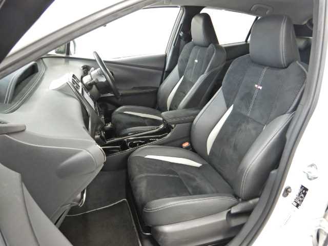 トヨタ プリウスＰＨＶ １．８ Ｓ ＧＲ スポーツ H30年 (九州・沖縄) 99