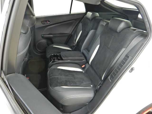 トヨタ プリウスＰＨＶ １．８ Ｓ ＧＲ スポーツ H30年 (九州・沖縄) 99