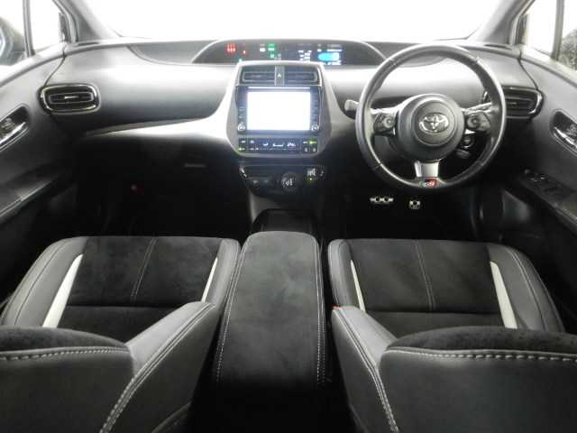 トヨタ プリウスＰＨＶ １．８ Ｓ ＧＲ スポーツ R3年 (九州・沖縄) 99