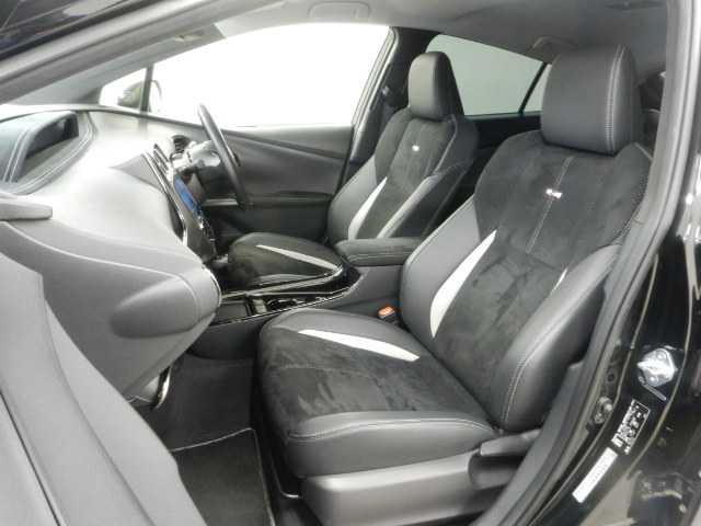 トヨタ プリウスＰＨＶ １．８ Ｓ ＧＲ スポーツ R3年 (九州・沖縄) 99