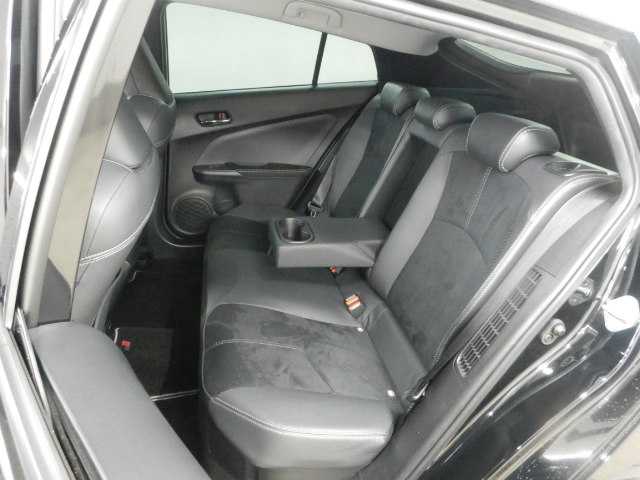 トヨタ プリウスＰＨＶ １．８ Ｓ ＧＲ スポーツ R3年 (九州・沖縄) 99