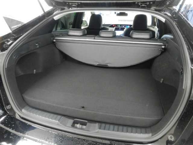 トヨタ プリウスＰＨＶ １．８ Ｓ ＧＲ スポーツ R3年 (九州・沖縄) 99
