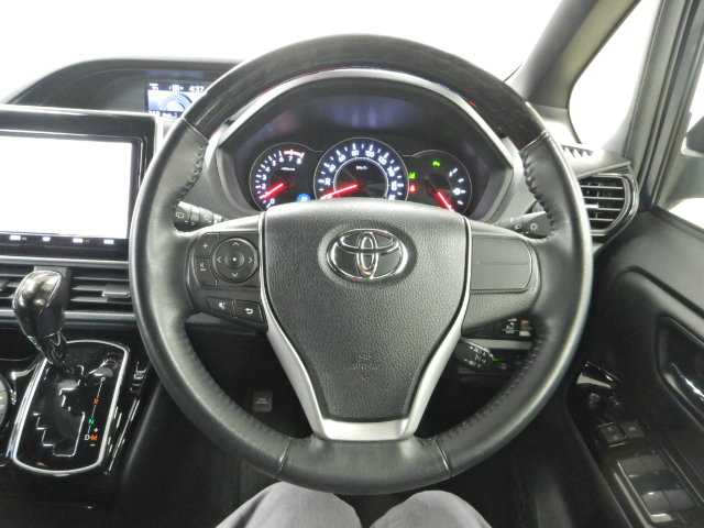トヨタ ノア ２．０ ＳＩ ＷＸＢＩＩＩ R3年 (九州・沖縄) 99