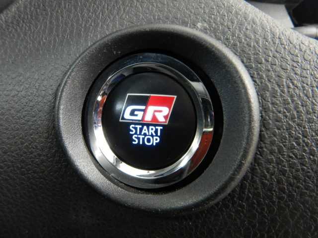 トヨタ Ｃ−ＨＲ ハイブリッド １．８ Ｓ ＧＲ スポーツ R2年 (九州・沖縄) 99