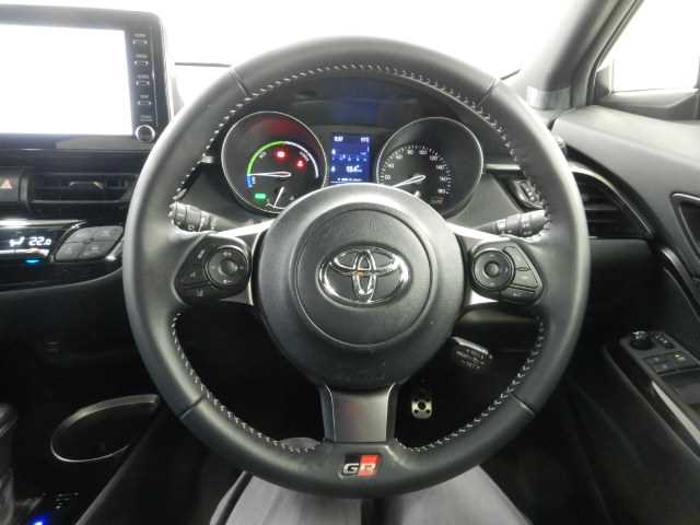 トヨタ Ｃ−ＨＲ ハイブリッド １．８ Ｓ ＧＲ スポーツ R2年 (九州・沖縄) 99