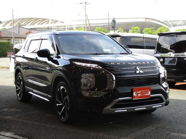 三菱 アウトランダーＰＨＥＶ ＰＨＥＶ ２．４ Ｐ ４ＷＤ R4年 (九州・沖縄) 99