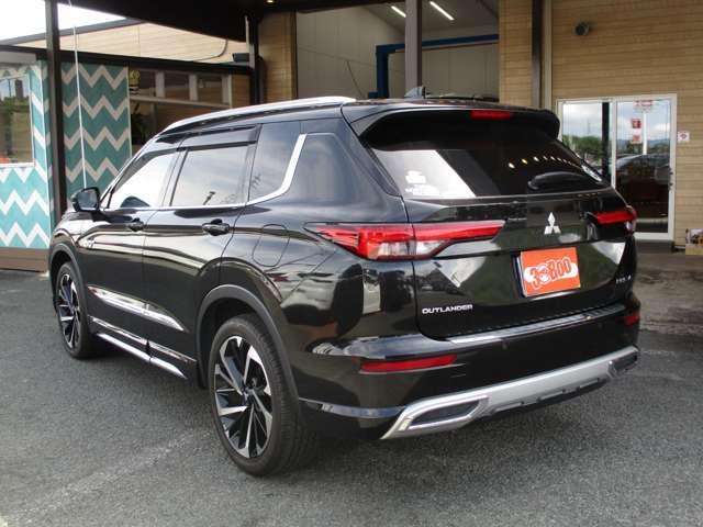 三菱 アウトランダーＰＨＥＶ ＰＨＥＶ ２．４ Ｐ ４ＷＤ R4年 (九州・沖縄) 99