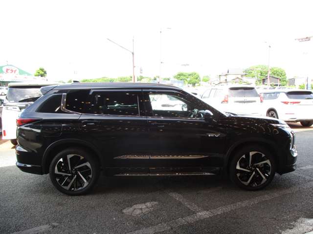 三菱 アウトランダーＰＨＥＶ ＰＨＥＶ ２．４ Ｐ ４ＷＤ R4年 (九州・沖縄) 99