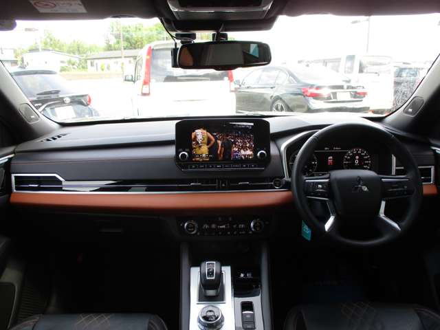 三菱 アウトランダーＰＨＥＶ ＰＨＥＶ ２．４ Ｐ ４ＷＤ R4年 (九州・沖縄) 99