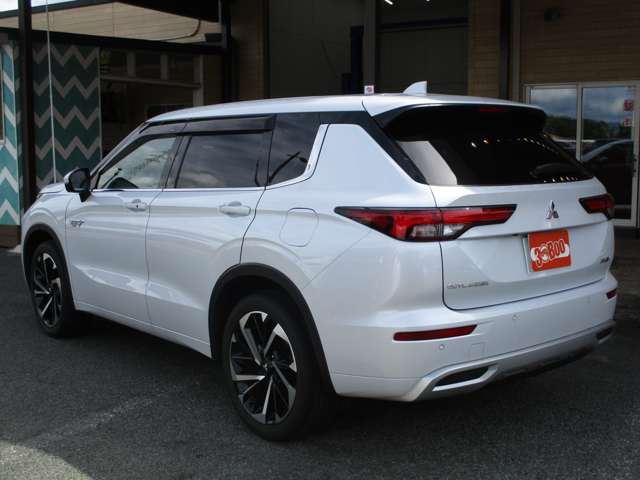 三菱 アウトランダーＰＨＥＶ ＰＨＥＶ ２．４ Ｐ ４ＷＤ R4年 (九州・沖縄) 99