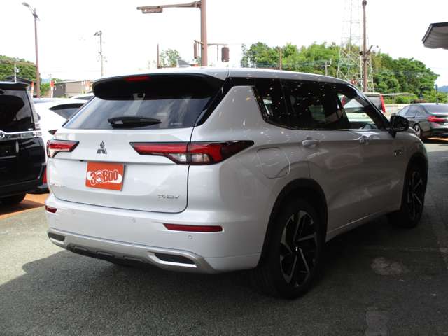 三菱 アウトランダーＰＨＥＶ ＰＨＥＶ ２．４ Ｐ ４ＷＤ R4年 (九州・沖縄) 99