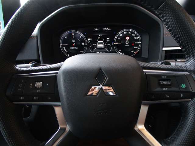 三菱 アウトランダーＰＨＥＶ ＰＨＥＶ ２．４ Ｐ ４ＷＤ R4年 (九州・沖縄) 99