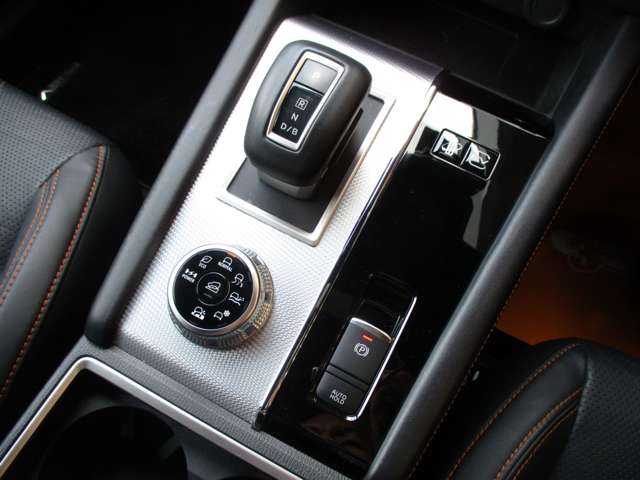 三菱 アウトランダーＰＨＥＶ ＰＨＥＶ ２．４ Ｐ ４ＷＤ R4年 (九州・沖縄) 99