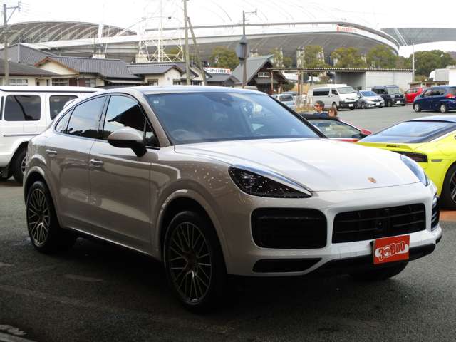 ポルシェ カイエンクーペ プラチナ エディション ティプトロニックＳ リアセンターシート ４ＷＤ R5年 (九州・沖縄) 99
