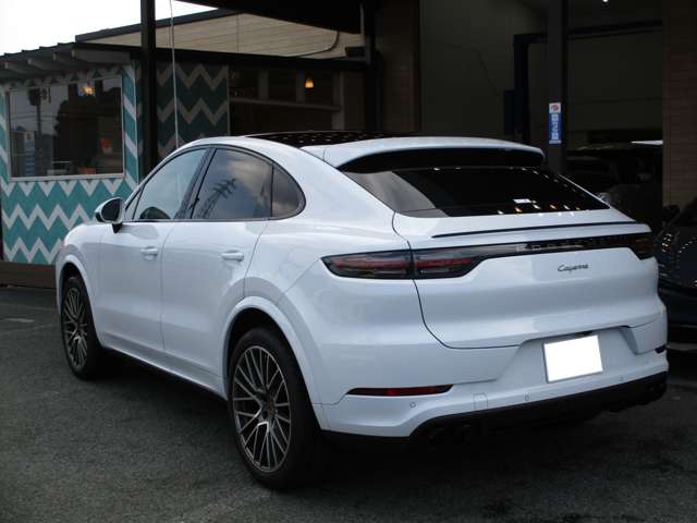 ポルシェ カイエンクーペ プラチナ エディション ティプトロニックＳ リアセンターシート ４ＷＤ R5年 (九州・沖縄) 99