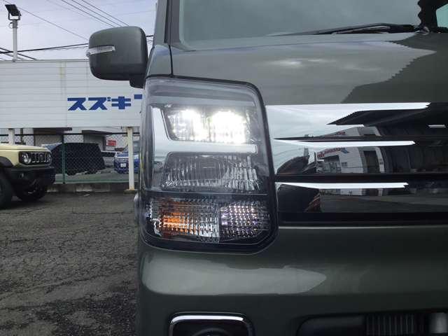 スズキ エブリイワゴン ６６０ ウィズ 車イス移動車 左右分割式リアシート付 R8年 (九州・沖縄) 99