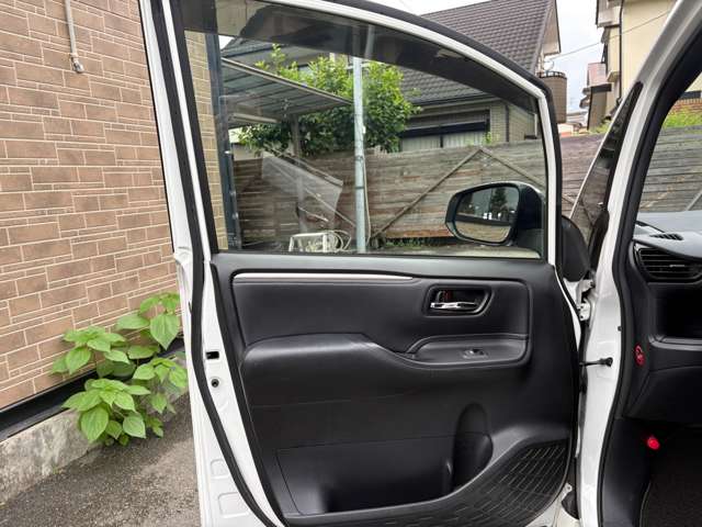トヨタ エスクァイア ２．０ ＧＩ ブラック テーラード H28年 (九州・沖縄) 99