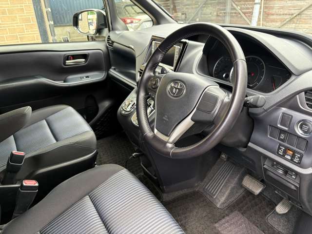 トヨタ ノア ２．０ ＳＩ H27年 (九州・沖縄) 99