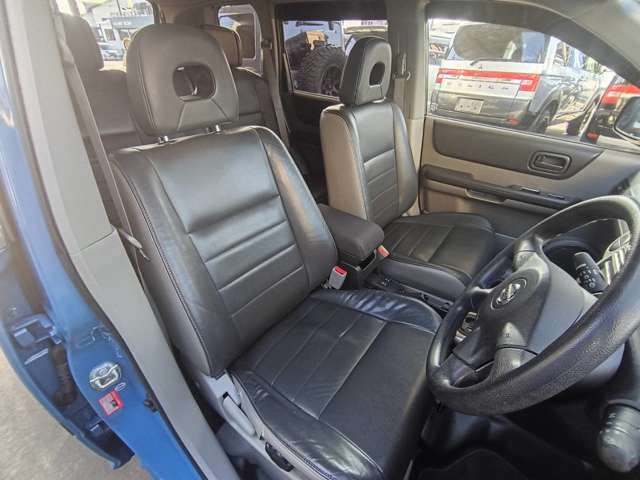 日産 エクストレイル ２．０ ＳＴＴ ４ＷＤ H17年 (九州・沖縄) 99