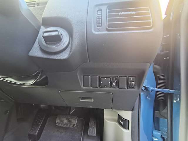日産 エクストレイル ２．０ ＳＴＴ ４ＷＤ H17年 (九州・沖縄) 99