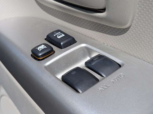 トヨタ ポルテ １．３ １３０Ｉ ＨＩＤセレクション H22年 (東北) 99