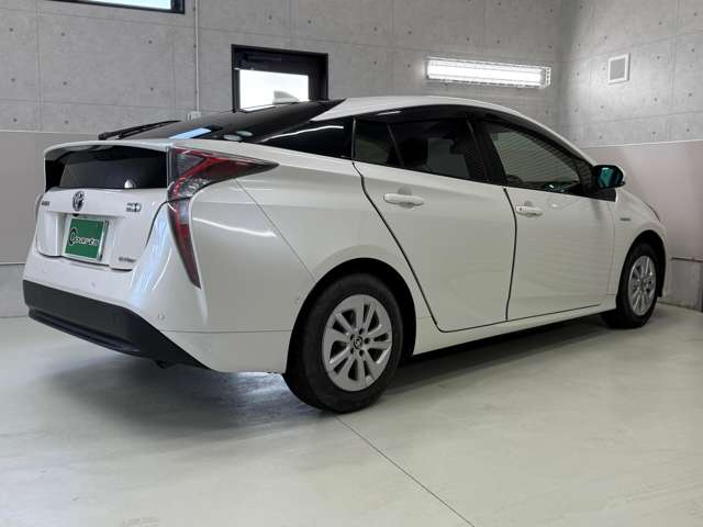 トヨタ プリウス １．８ Ｓ セーフティ プラス Ｅ－ＦＯＵＲ ４ＷＤ H29年 (東北) 99