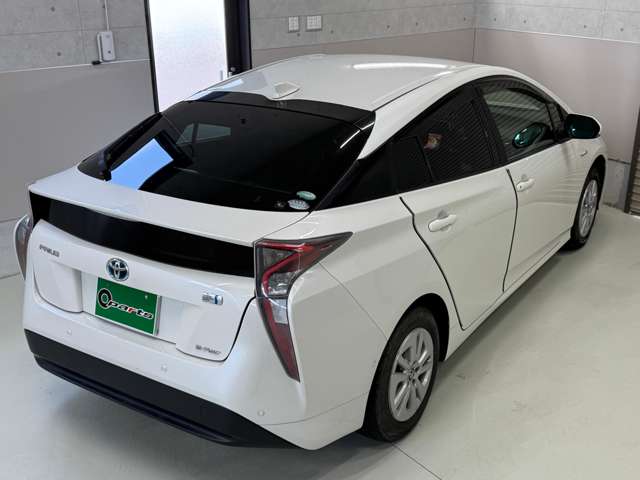 トヨタ プリウス １．８ Ｓ セーフティ プラス Ｅ－ＦＯＵＲ ４ＷＤ H29年 (東北) 99