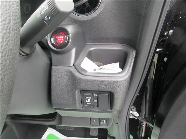 ホンダ Ｎ　ＢＯＸ カスタム ６６０ ４ＷＤ R8年 (東北) 99