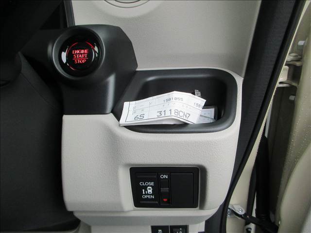 ホンダ Ｎ　ＢＯＸ ６６０ ファッションスタイル モノトーン ４ＷＤ R8年 (東北) 99