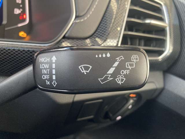 フォルクスワーゲン Ｔ－ＣＲＯＳＳ ＴＳＩ Ｒライン R7年 (東北) 99