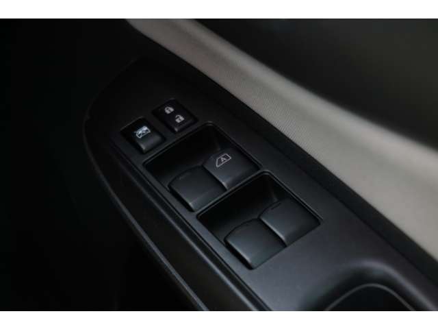 日産 ノート １．２ Ｅ－ＰＯＷＥＲ Ｘ H28年 (東北) 99
