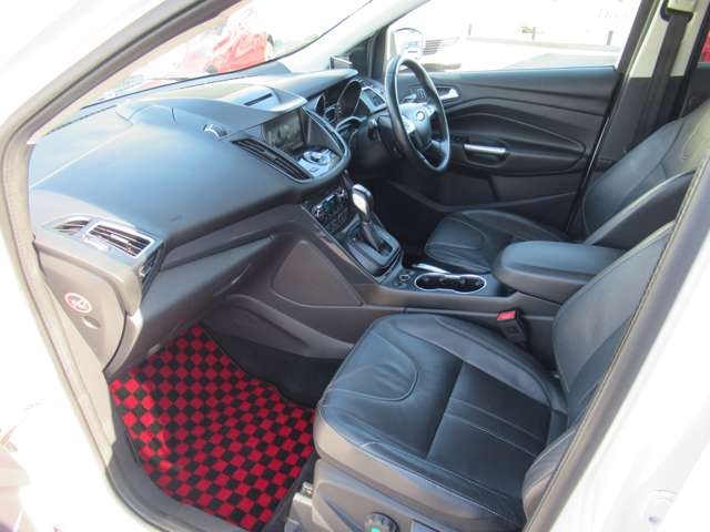 フォード クーガ タイタニアム ４ＷＤ H28年 (東北) 99