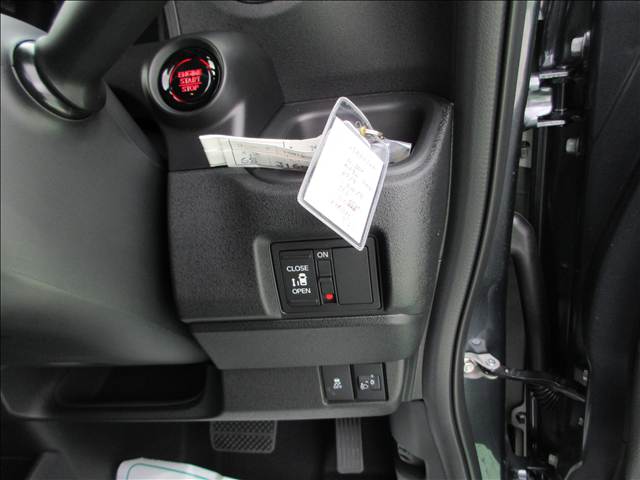 ホンダ Ｎ　ＢＯＸ カスタム ６６０ ４ＷＤ R7年 (東北) 99