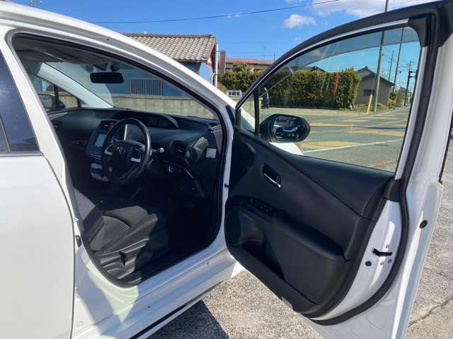 トヨタ プリウス １．８ Ｓ H30年 (東海) 99